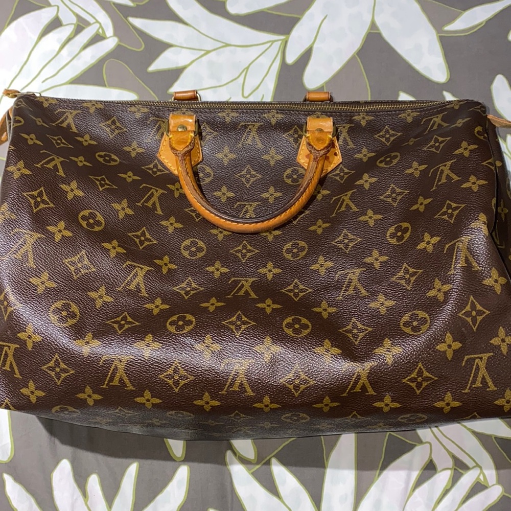 Louis Vuitton Monogram Speedy 40